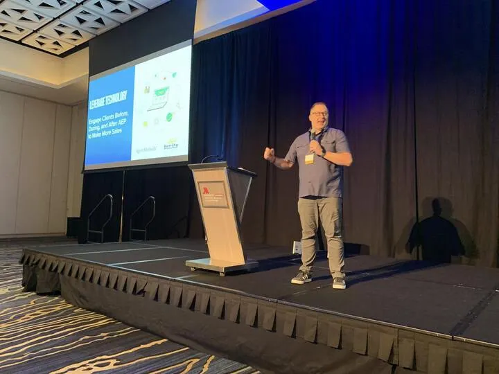 An AgentMethods presentation on the main stage